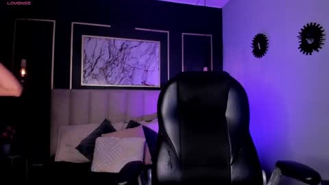 Victoria online show from November 12, 2025, 9:03 pm