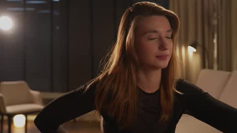 Lana online show from November 20, 2025, 10:59 am