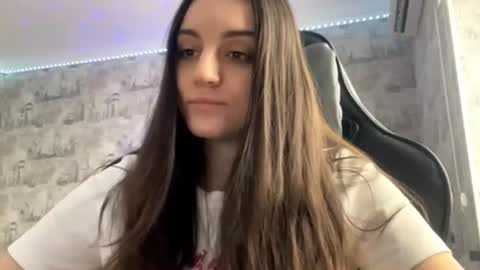 Ellie online show from August 4, 2026, 5:43 am