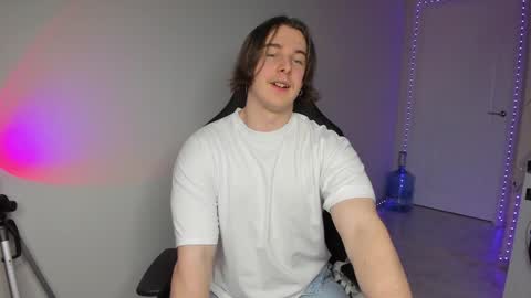 Vincent Strong online show from December 20, 2024, 1:43 pm