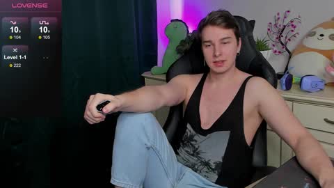 Vincent Strong online show from September 12, 2025, 1:11 pm