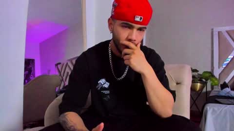 Snapshot of vincentblack_ chatting on October 20, 2025, 4:35 am Vincent online show from October 20, 2025, 4:35 am