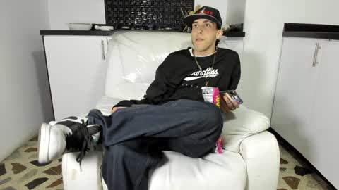 Snapshot of vincenthunter chatting on January 27, 2025, 10:27 pm Vincent online show from January 27, 2025, 10:27 pm