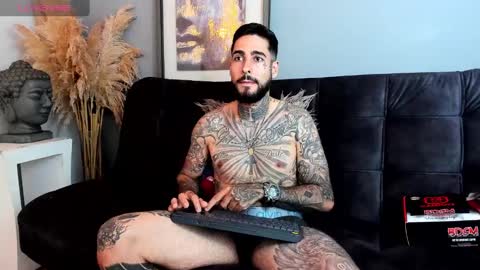 Snapshot of vincentsartori chatting on October 25, 2025, 6:02 pm Vincent Sartori online show from October 25, 2025, 6:02 pm