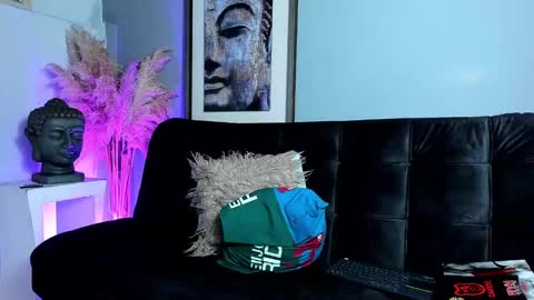 Snapshot of vincentsartori chatting on November 10, 2025, 1:15 am Vincent Sartori online show from November 10, 2025, 1:15 am