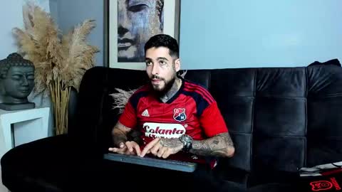 Snapshot of vincentsartori chatting on November 10, 2025, 8:30 pm Vincent Sartori online show from November 10, 2025, 8:30 pm