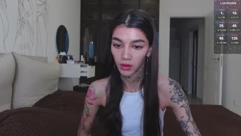 vinkitinkii online show from October 26, 2025, 7:14 am