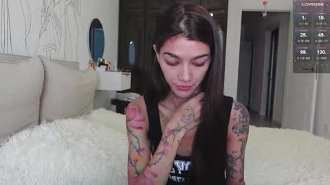 vinkitinkii online show from December 18, 2025, 7:47 am