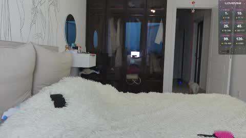 vinkitinkii online show from December 21, 2025, 7:37 am