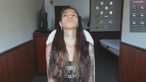 vinkitinkii online show from February 7, 2026, 5:44 am