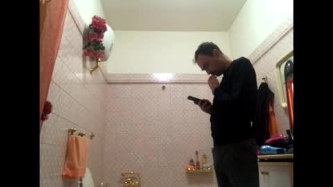 Snapshot of vinmin90 chatting on February 4, 2026, 10:15 pm Zenith online show from February 4, 2026, 10:15 pm