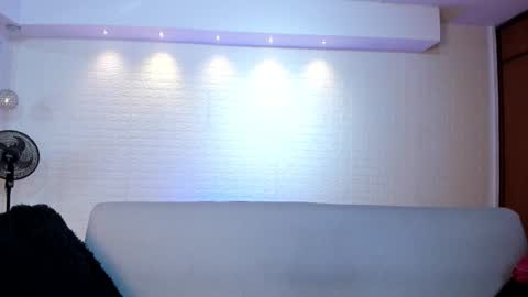 Violett  Everyday From 0530 to 1430 Col Time online show from December 15, 2025, 10:41 am