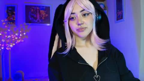 violet online show from May 17, 2026, 8:34 am