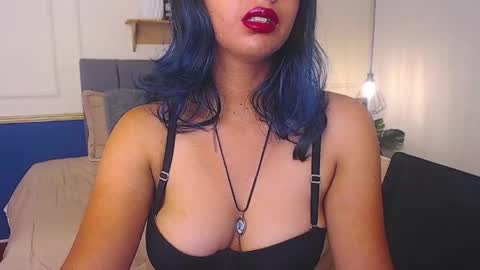 V I O L E T  online show from April 22, 2026, 2:29 pm