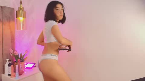 Snapshot of violet_606 chatting on June 1, 2026, 12:40 pm Violeta online show from June 1, 2026, 12:40 pm