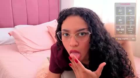 violet__15 online show from May 11, 2026, 4:04 pm