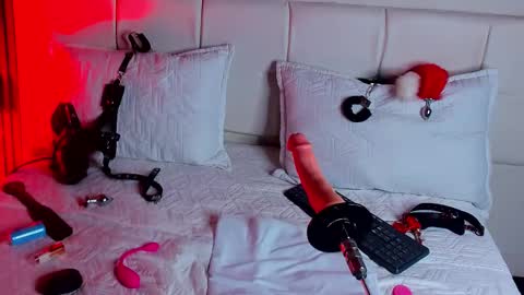 Snapshot of violet_bdsm chatting on October 26, 2025, 5:30 pm Violet online show from October 26, 2025, 5:30 pm