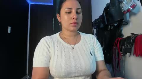 Kim online show from November 15, 2025, 6:04 pm