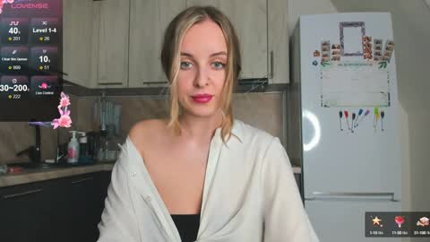 Snapshot of violet_blue_eyes chatting on January 26, 2025, 2:08 pm Violet online show from January 26, 2025, 2:08 pm