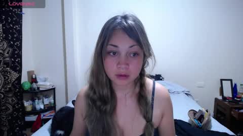  Violet  online show from May 18, 2026, 1:02 am