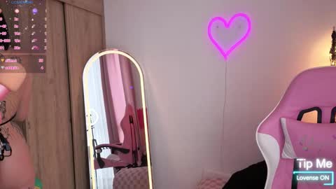 violet online show from September 9, 2025, 5:12 pm