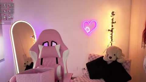 Snapshot of violet_ch chatting on February 13, 2026, 6:26 pm violet online show from February 13, 2026, 6:26 pm