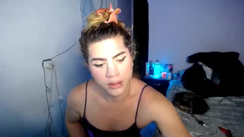 violet_hyuga online show from November 29, 2025, 2:03 am