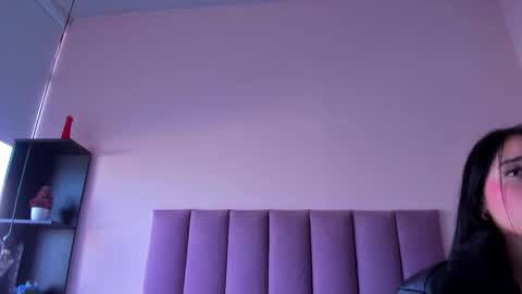 violet online show from December 15, 2025, 12:53 pm