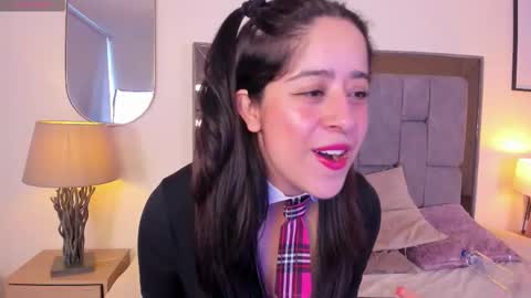 Violet Nova online show from November 19, 2025, 12:16 pm