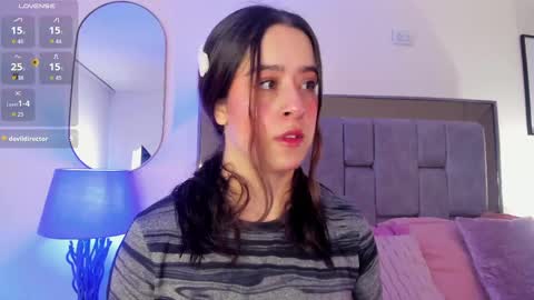 Snapshot of violet_nova1 chatting on April 17, 2026, 11:35 am Violet Nova online show from April 17, 2026, 11:35 am
