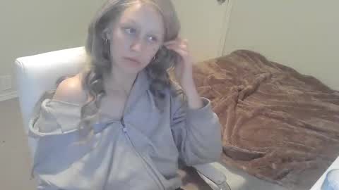 violet_winter97 online show from December 29, 2024, 9:52 pm