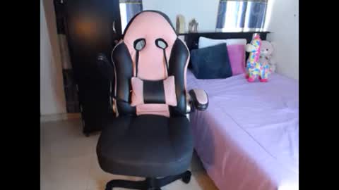 violeta.. online show from February 21, 2025, 7:21 pm