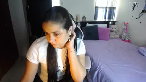 violeta.. online show from February 27, 2025, 7:15 pm