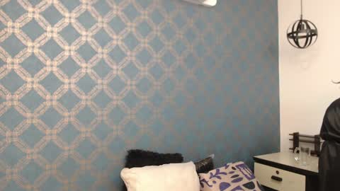 Violeta  online show from December 23, 2024, 1:18 am