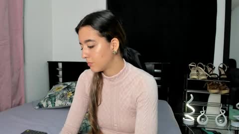 violeta_gracee online show from June 3, 2026, 10:37 pm