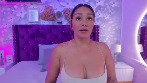 violeta_medina online show from October 26, 2025, 11:49 am