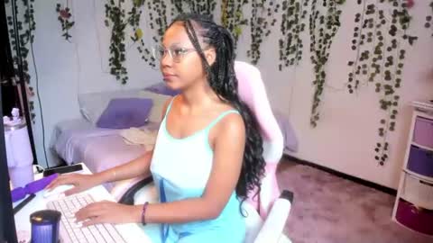 Snapshot of violeta_miler_ chatting on June 18, 2026, 6:45 pm Violeta online show from June 18, 2026, 6:45 pm