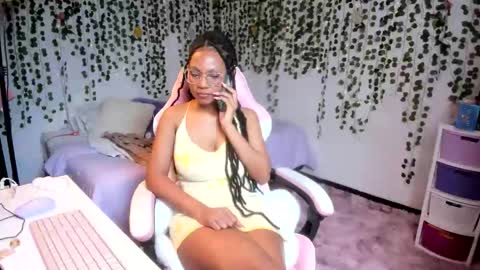 Violeta online show from November 8, 2025, 3:45 pm