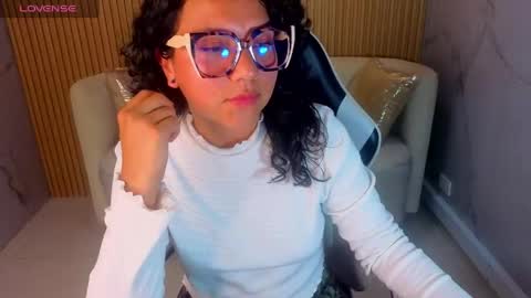 violeta_moon_tx online show from May 4, 2026, 7:43 pm