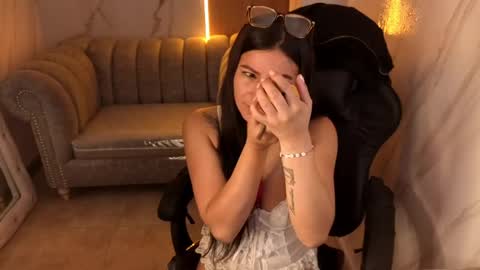 Snapshot of violeta_tf chatting on March 1, 2026, 1:46 pm violeta_tf online show from March 1, 2026, 1:46 pm