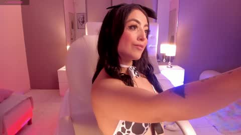 Violeta  online show from December 23, 2024, 11:36 am