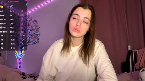 Snapshot of violetamelia chatting on May 1, 2026, 6:12 pm Eva online show from May 1, 2026, 6:12 pm