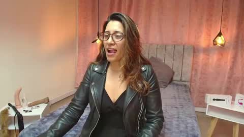 VIOLETA online show from February 19, 2025, 1:17 pm