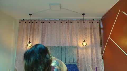 VIOLETA online show from September 20, 2025, 12:17 pm