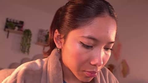 violeth___ online show from October 14, 2025, 11:22 am