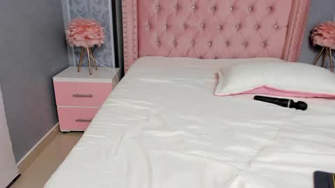 VIOLETA online show from February 10, 2025, 10:19 pm