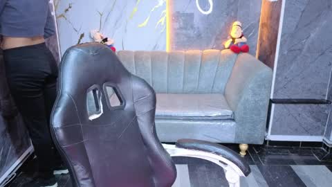 violeth_b online show from April 7, 2026, 1:00 pm