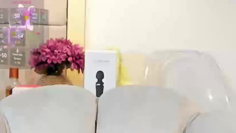 Snapshot of violethilton chatting on September 12, 2025, 8:20 pm violeth online show from September 12, 2025, 8:20 pm