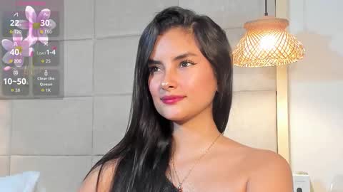 Snapshot of violethilton chatting on October 14, 2025, 6:52 pm violeth online show from October 14, 2025, 6:52 pm