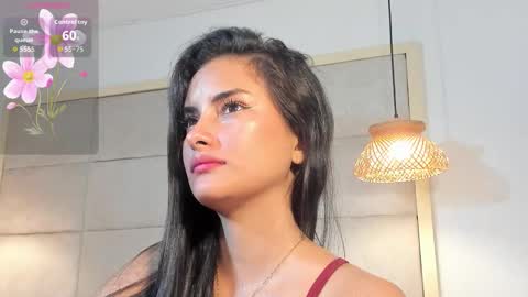 Snapshot of violethilton chatting on October 15, 2025, 7:58 pm violeth online show from October 15, 2025, 7:58 pm